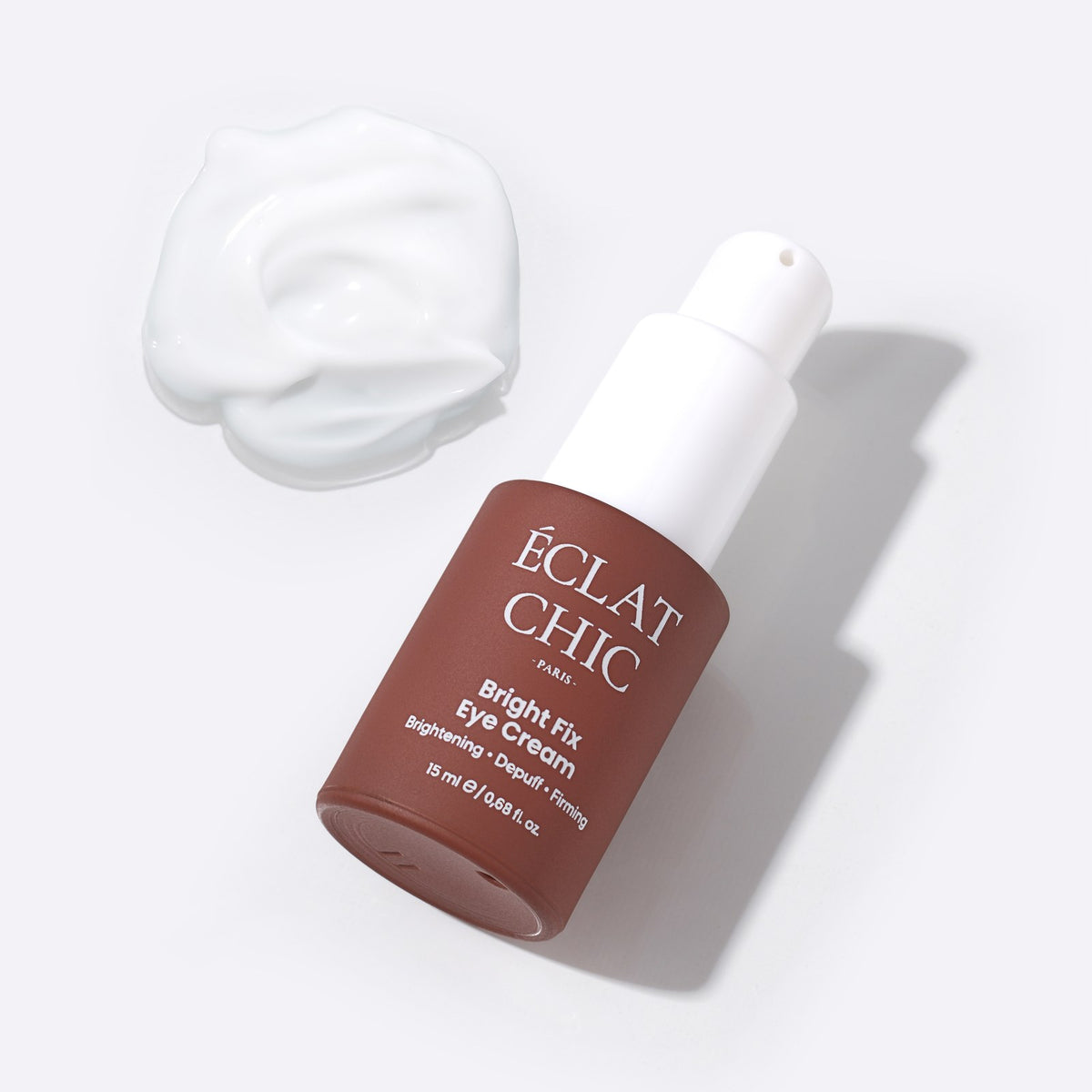 Bright Fix Eye Cream şişesi ve krem dokusu