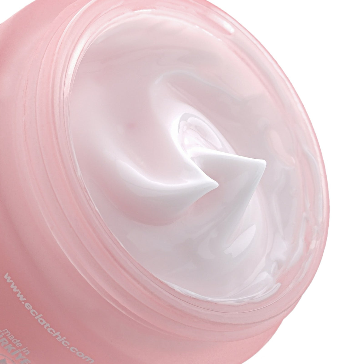 Glow Cream Moisturizer dokusunun yakın çekimi