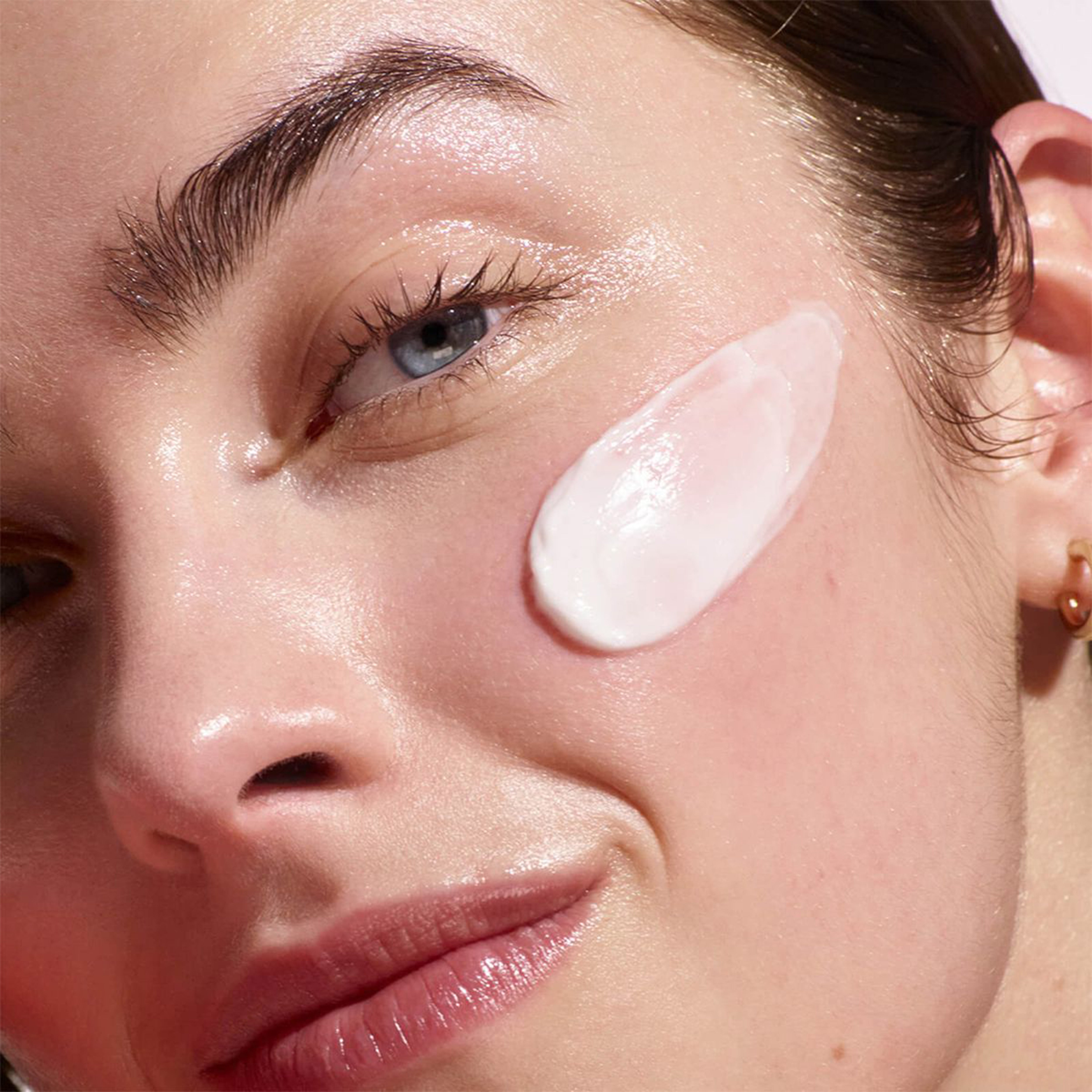 Glow Cream – Aydınlatıcı Jel Nemlendirici | Hyaluronik Asit + Niacinamide + Arbutin | Tüm Cilt Tipleri
